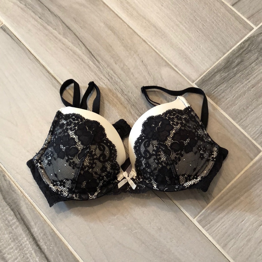 Victoria’s Secret padded push-up lace bra